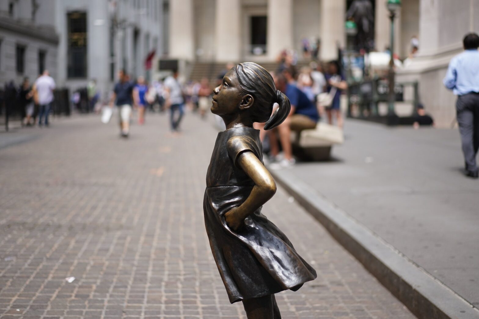 Girl statue Wall street